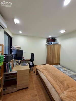 Bán chung cư CT15 GreenPark Việt Hưng-Long Biên-100m 3n2wc tầng cao-full nội thất-sẵn sổ đỏ-giá bán 6.7 tỷ (TL)