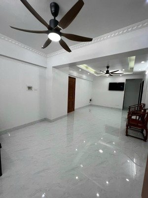 chính chủ bán căn hộ 3 ngủ tòa oct1 bắc linh đàm sổ đỏ lâu dài