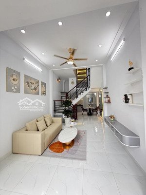 gần nhà ga t3 - k200 - khu phân lô - ô tô đậu cửa - 3t 42m2 chỉ 4,9 tỷ tl