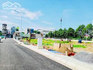 Bán gấp lô đất ngay đường DT 742 cách chợ Vĩnh Tân 500m gần KCN Vsip 2, giá 950 triệu/80m2, sổ sẵn
