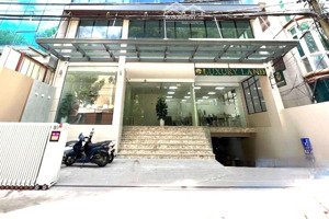 chính chủ cho thuê mbkd 120m2 mặt phố hoàng ngân - nguyễn thị định - mt rộng 12m