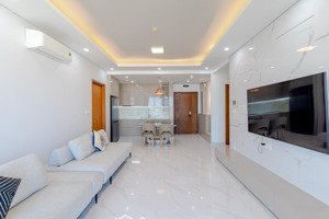 cần bán gấp thảo điền pearl 2 phòng ngủ 105m2 giá 11,1 tỷ đã có sổ hồng có thể xem nhà 
