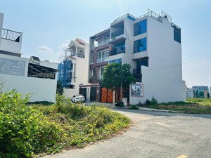 1 nền duy nhất 140m2 ngang 8m ngay ubnd. tp thủ đức giá bán gấp 13,4 tỷ tl hỗ trợ vay, sổ cá nhân