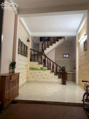 Cho thuê nhà ngõ 117 Trần Cung - Hoàng Quốc Việt - Cầu giấy 35m x 4T, 3PN3VS giá 10TR