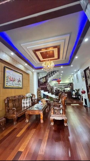 bán nhà mặt tiền 3 tầng đẹp lê đại hành khu bàn cờ trung tâm tp. nha trang 23ty 140m2