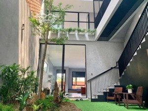 tìm chủ mới cho căn villa 3 tầng nghỉ dưỡng gần biển, hồ bơi, sân vườn, phòng xông hơi 