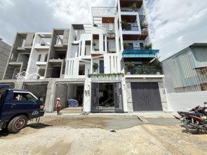 nhà phố hiện đại đường tô ngọc vân, dt:4x18m, trệt, 3 lầu, 4pn, p.xông hơi, p.thờ, sân thượng