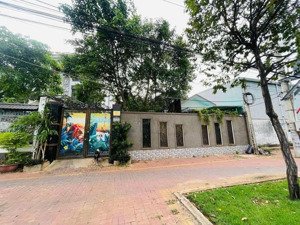 bán biệt thự sân vườn 801m²- 2 mặt tiền đường 2/9, vũng tàu gần vòng xoay cửa lấp giá cực tốt 41tỷ