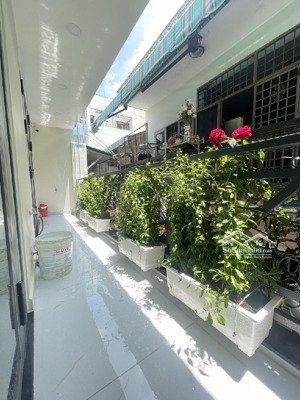 nhà đường nguyễn hồng đào tân bình, khu bàu cát giá 3tỷ650 nhà mới