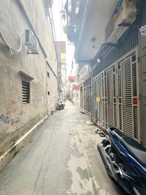 bán nhà đa sĩ kiến hưng , phân lô , ô tô vào kinh doanh . nhỉnh 7tỷ 5. lh 