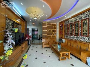 Cần cho thuê gấp siêu Biệt Thự tại Văn Cao