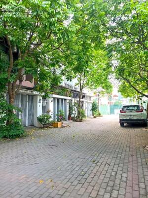 Bán BT Liền kề Ao Sào 70m2 x 5T, Giá tốt, Đầy đủ nội thất