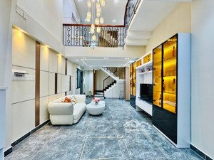 nhà đẹp 4 phòng ngủ 2 sân thượng xây mới tặng hết nội thất ngay quang trung, hcm - o933.1639.69