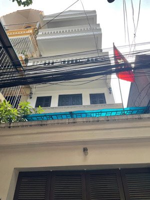 cổ nhuế x 68m2 x 4 tầng x 4.1m mặt tiền , ngõ ô tô , dây xây kiên cố , gần chợ , cấp 1-2 mầm non