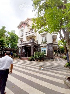 bán biệt thự lô góc quận tây hồ 166m2, 4 tầng, giá 41.6 tỷ.