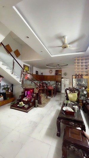 bán nhà mtkd ngang 9m, trục nguyễn thị thập, q. 7, 10tỷ nhỉnh