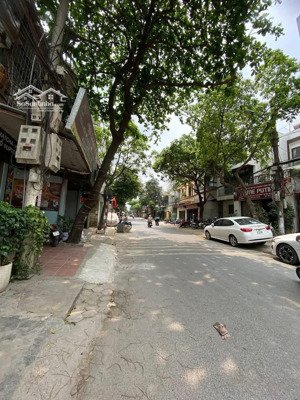 new hơn 6 tỷ 64m2 trục kinh doanh tổ 12 thị trấn đông anh. sát 4 trường học, sát chợ