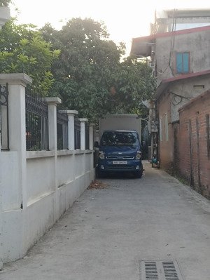 đất chính chủ cạnh ngay đường dẫn lên cầu thượng cát , đối diện công viên , kcn bắc thong long