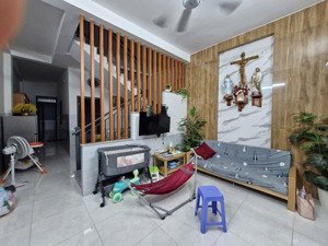 nhỉnh 5 tỷ - trung tâm phước long b không có căn thứ 2 - 2 tầng 3pn