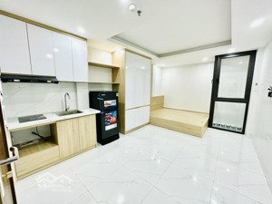 bán nhà dòng tiền trần khát chân, 60m2, 11,6 tỷ, 8 tầng thang máy, gần phố, pccc đầy đủ, nở hậu