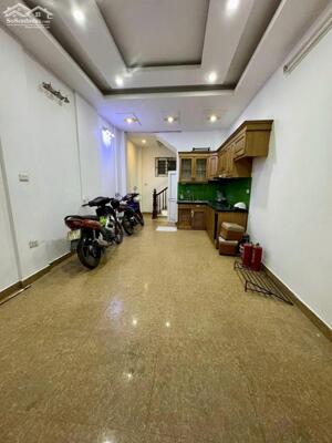 Cho thuê nhà Nguyễn Khang, Cầu Giấy 35m x 5T, 3PN4VS giá 12TR, ở nhóm 6 bạn