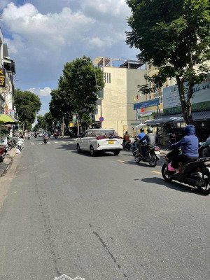 bán khuôn cực đẹp lê văn sỹ ngang 16m, giá 190 tỷ. hđ thuê 350 triệu/tháng