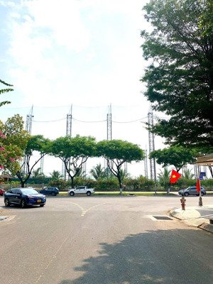 bán nhà 3 tầng kế góc mặt tiền kinh doanh 10m5 trần thủ độ