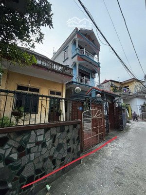 bán đất đẹp giá rẻ tình quang giang biên 50 m2 ô tô vào đất giá 3,7 tỷ (ra lộc cho khách) không qh