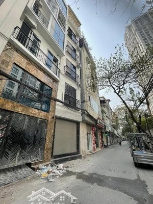 bán nhà dòng tiền mặt phố cự lộc 8 tầng 18 phòng khép kín full nội thất xây mới