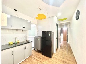 cho thuê căn hộ 2 phòng ngủ bancol,rộng 50m2, máy giặt riêng, ngay vạn hạnh mall q10