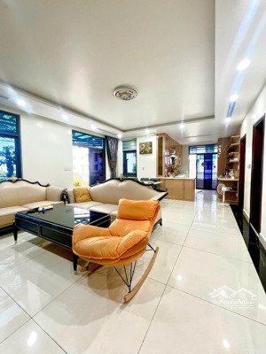 cho thuê căn hộ gia đình full nội vinhomes marina