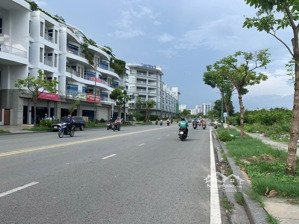 văn phòng cho thuê lakeview thủ thiêm quận2 dt360 sủ dụng giá 65tr /tháng có hầm riêng
