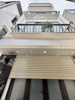 chỉ 5.88 tỷ nhà 40m2 5 tầng lô góc siêu đẹp, ở ngay, ngõ rộng thoáng ô tô cách vài bước chân.