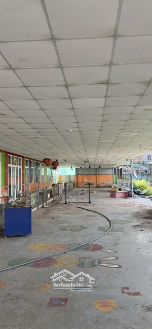 chính chủ cho thuê toà nhà chdv và sân cầu long làng đh q. 9 4500m2 50pn 12 sân 150tr, 