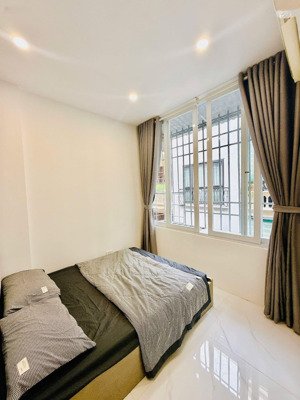 bán căn hộ 4 ngủ tập thể quân đội hvqp nghĩa đô, dt 130m2/ 4 ngủ, trung tâm. giá 5.65 tỷ cầu giấy