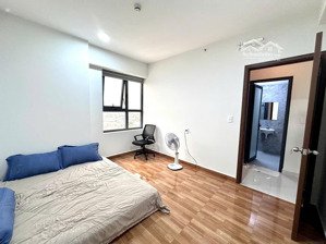cho thuê căn hộ 2pn new lavida - gần vincom dĩ an. dt 60m2, 2 pn, view sân bóng, đồ cơ bản