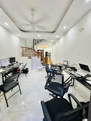 hoàng mai nhà riêng xây mới 100%, 2pn, 2wc, ô tô đỗ cách 30m giá chỉ 2.5 tỷ phân khúc hiếm