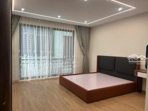 nhà rộng, có thang máy bố mẹ ở sướng, con cái học gần sống giữa trung tâm. rộng 45m