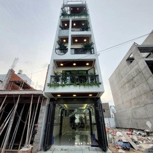 nhà mới rộng 96m2 thiết kế hiện đại, ga ra ô tô, các phòng đầy đủ nội thất, có phòng xông hơi