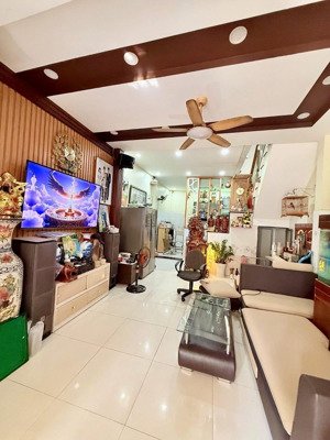 bán nhà 1t1l 47m2 đường trần văn quang giá 4tỷ9 thương lượng nhẹ , đang cho thuê 10tr/tháng