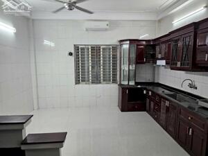 Cho thuê nhà 4,5 tầng mặt phố 92A Nguyễn Văn Trỗi, Q Thanh Xuân,nhà đẹp tiện kinh doanh+ở