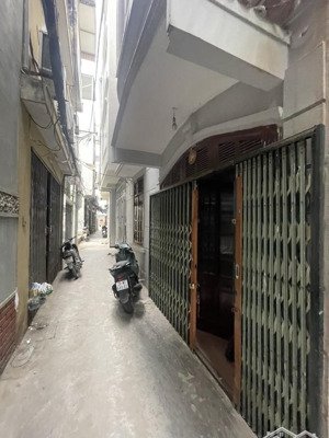 bán nhà thạch cầu gần ô tô tránh - sau nhà có khe thoáng - sát dự án cầu trần hưng đạo