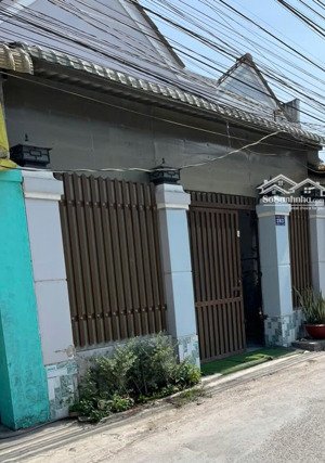 cần bán gấp nhà mặt tiền gần chợ hưng long, bình chánh - nhà dọn vào ở ngay, đang cho thuê 6tr/th