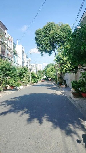 bán nhà mt kdc bình hưng, đối diện bến xe q8