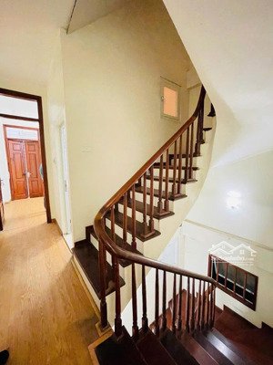 trung tâm quận hai bà - nhà đẹp dân xây - 47m * 5 tầng- chỉ 10.8 tỷ !!!!