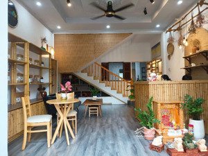 sang nhượng spa đang hoạt động tốt vị trí đẹp, khách ổn định
