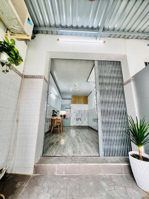 cho thuê mb kinh doanh - giá hợp lý 6tr5 / phòng - đi bộ qua đầm sen - khu vực đông dân cư - ở liền