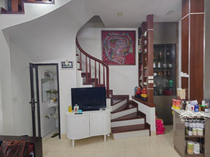 nhà đẹp láng hạ - ngõ rộng - gần phố-cách ô tô 20m.35m2x5txmt5m6. nhỉnh 9tỷ