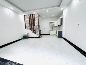 hơn 7 tỷ, bán nhà riêng phố trương định, 45m2, 6 tầng, ngõ thông 3m, nhà mới, 4 ngủ khép kín