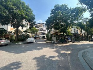 bán biệt thự lop góc 3 mặt tiền làng việt liều châu âu nhỉnh 41 tỷ mặt tiền hơn 30m lhcc 